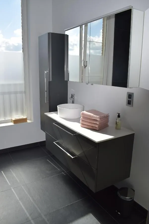 Large Penthouse - Private Parking - In A Beautiful Domain Appartement Antwerpen 0*,  België