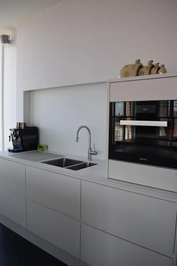 Large Penthouse - Private Parking - In A Beautiful Domain Appartement Antwerpen
