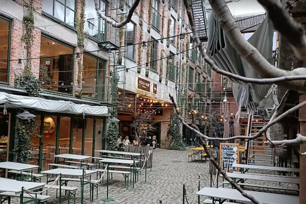 Large Penthouse - Private Parking - In A Beautiful Domain Appartement Antwerpen