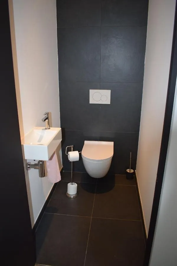 Large Penthouse - Private Parking - In A Beautiful Domain Appartement Antwerpen